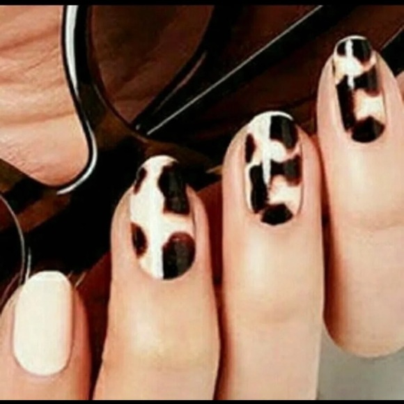 Show and Shell Color Street retired set - Picture 2 of 4